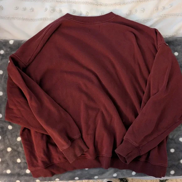 American Eagle Oversized Burgundy Crewneck - Picture 5 of 5